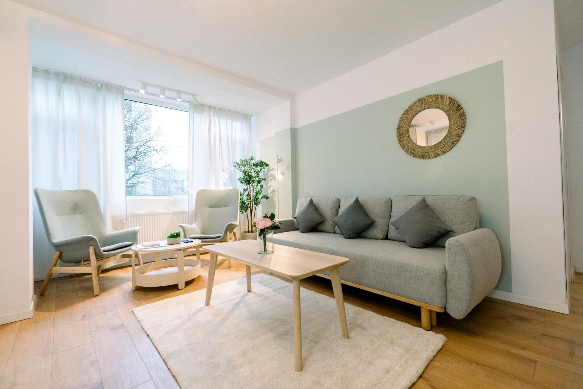 Urban Nest By The Station Apartment