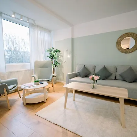 Appartamento Urban Nest By The Station Bucarest Esterno foto