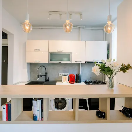 Appartamento Urban Nest By The Station Bucarest Esterno foto
